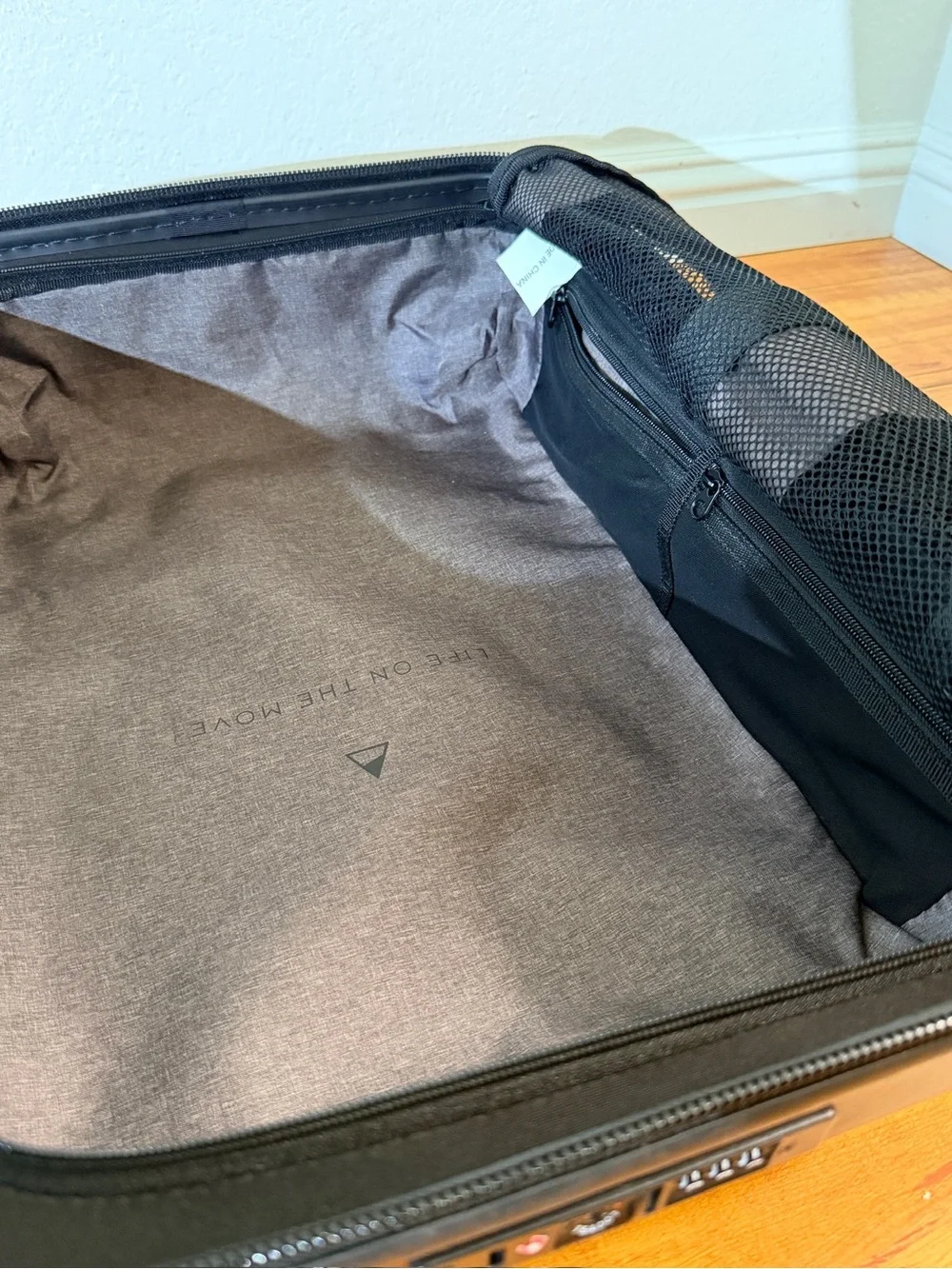 Nomatic Carry-On Classic
